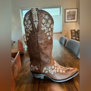 Cavender’s Old Gringo hand-crafted boots